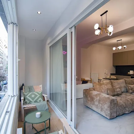 Lägenhet La Casa Di Via Re Eraclio *